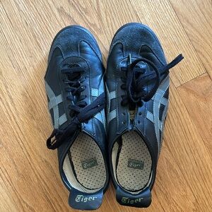 ASICS Onitsuka Tiger black grey. Men’s 8 Used